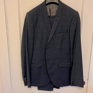 Tiger of Sweden suit in excellent condition with hanger and travel bag.
